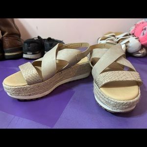 Women’s dress shoe size 6